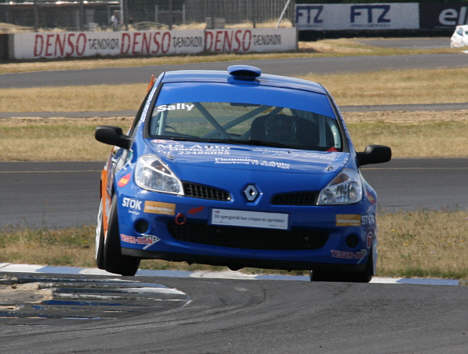 Martin Sally Pedersen er den bedst placerede ud af de fem AD-Racing Clio Cup kørere.